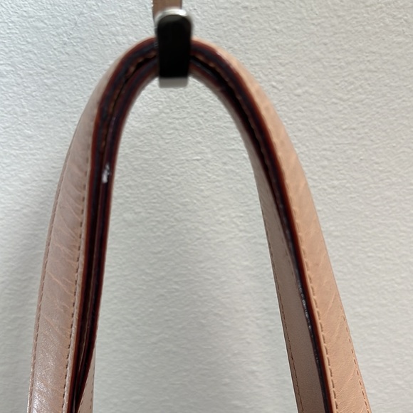 Michael Kors computer bag. - Picture 4 of 11